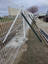 Pose professionnelle d’une clôture rigide